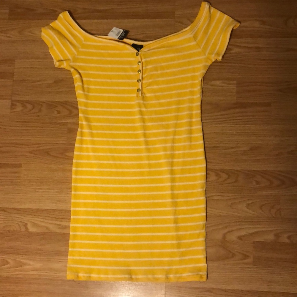 Rue 21 White and yellow striped bodycon dress